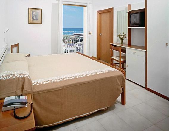 Hotel Saint Tropez Spa & Restaurant Лидо ди Савио Стая снимка