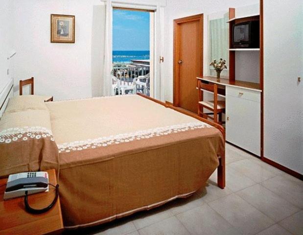 Hotel Saint Tropez Spa & Restaurant Лидо ди Савио Стая снимка